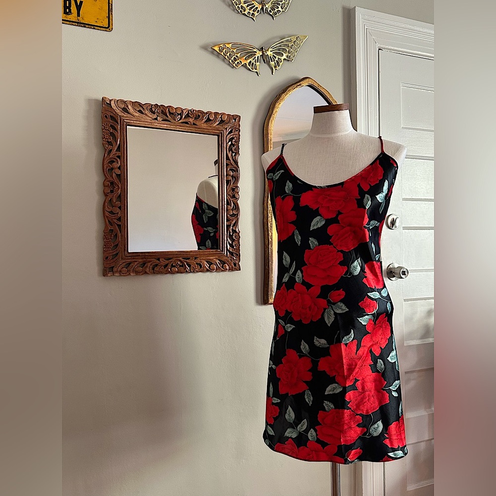 Secret Treasures Red Rose Slip